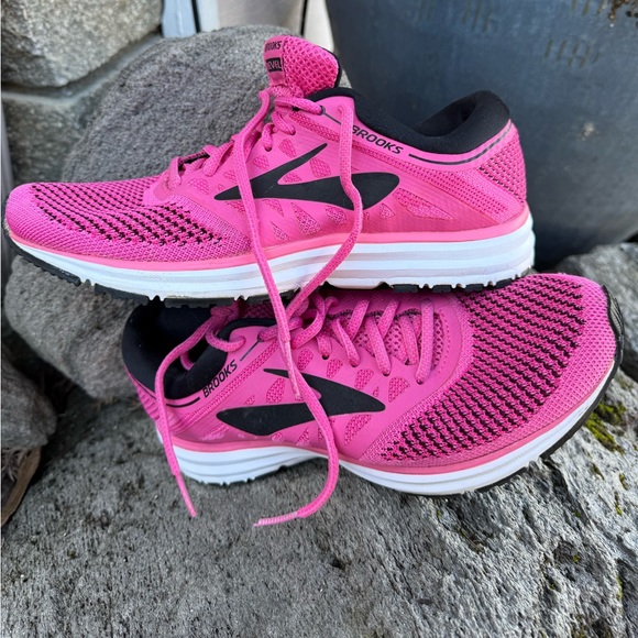 Brooks Revel women’s Pink & Black athletic shoes size 9💗 - Picture 6 of 8